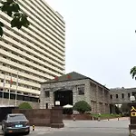 Longtou Business Hotel