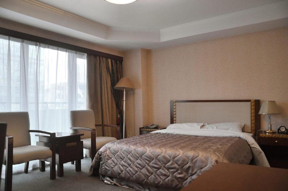 Hotel Longtou Business 4*